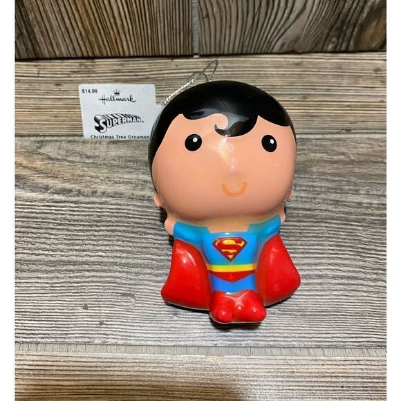 Hallmark DC COMICS SUPERMAN 3"  CHRISTMAS TREE ORNAMENT Exclusive - Picture 1 of 4